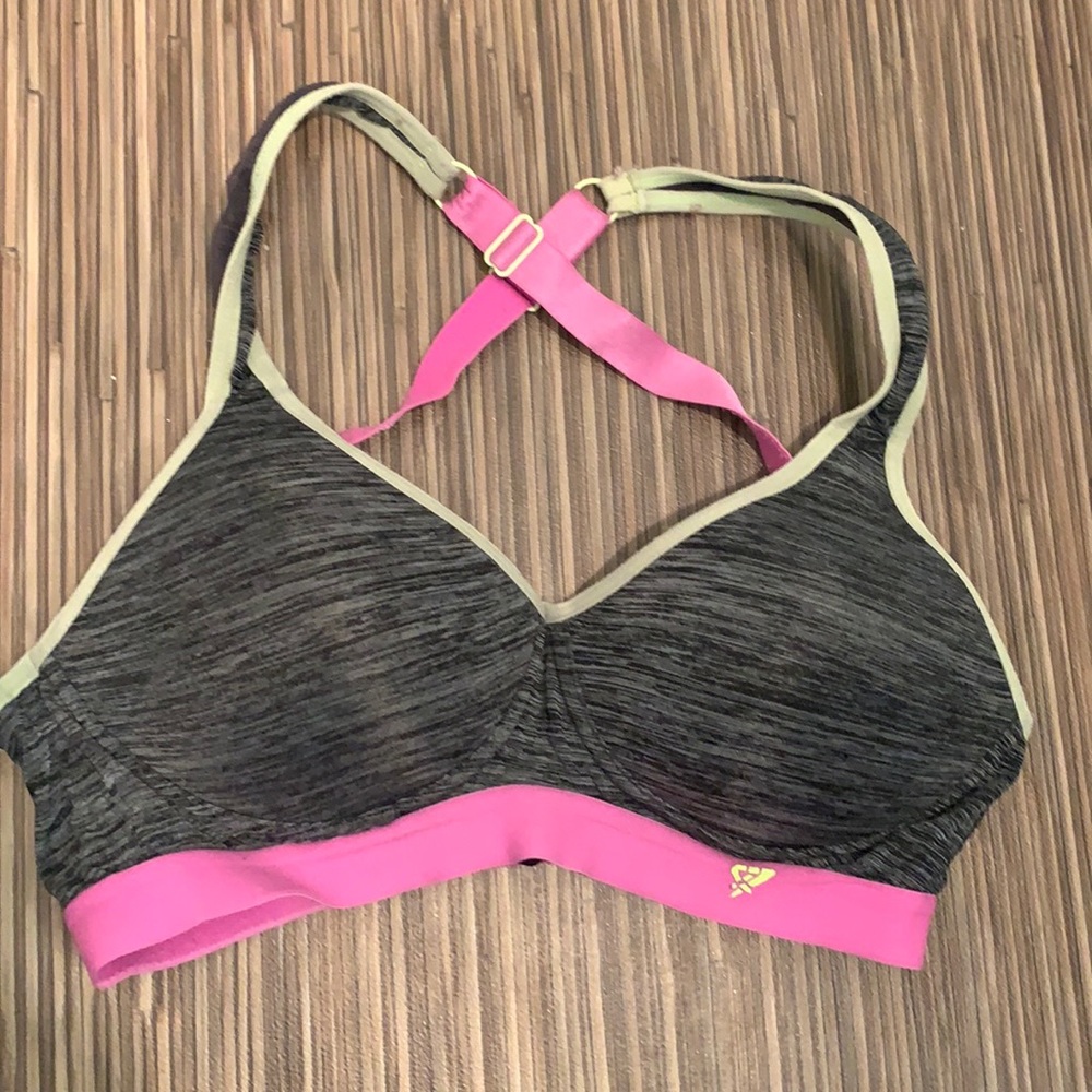 Women’s small sports bra